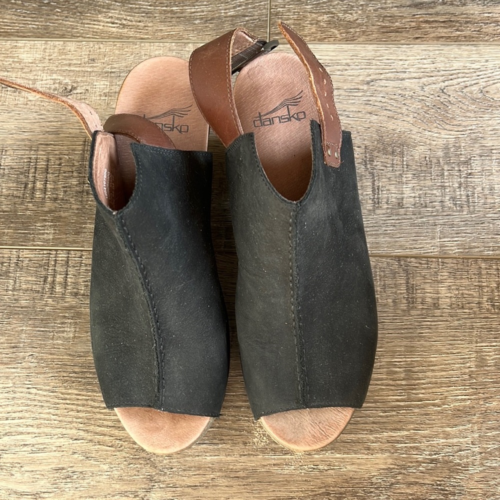 Dansko womens heel clog/shoe.